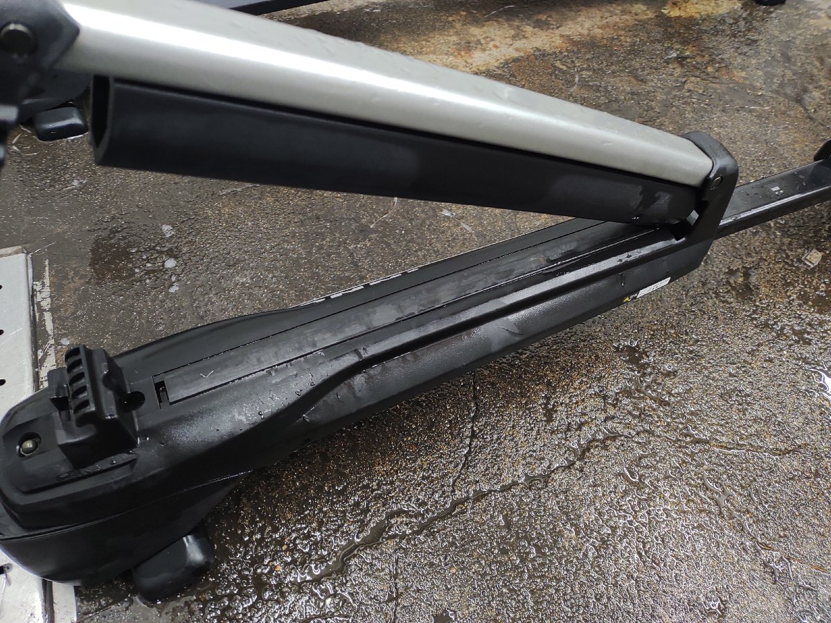 ★中古品★INNO スノーボード キャリア 鍵付 イノー UK721 ルーフ RVデュアル プリウスbBハリアーCR-VスイフトFit 【他商品と同梱歓迎】_画像3