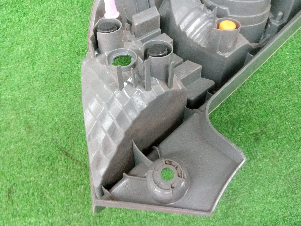 ★中古品★TOYOTA NHP10 前期 アクア 純正 右 テールランプ STANLEY 52-252【他商品と同梱歓迎】_画像9
