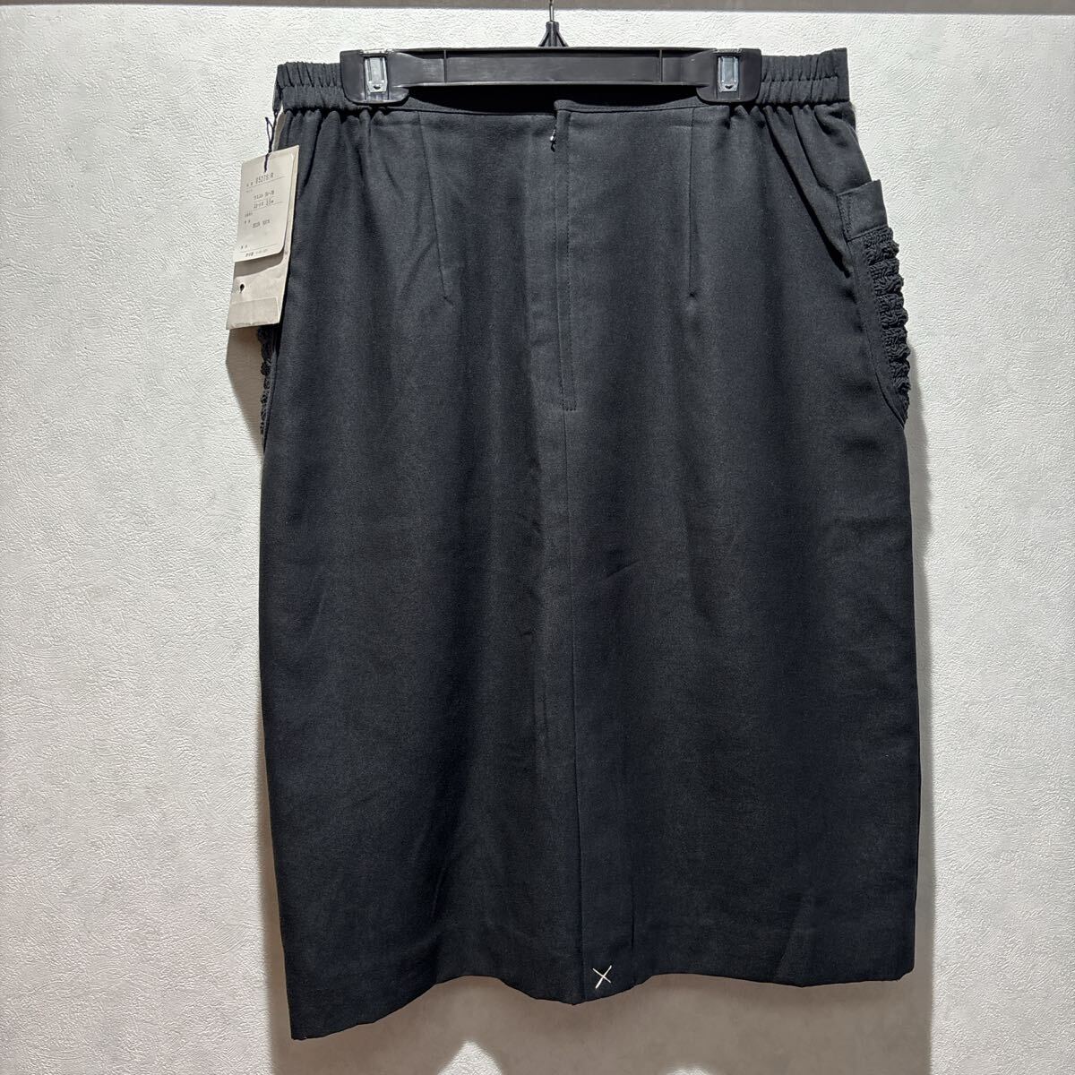 未使用タグ付き　ADONETTI 膝丈タイトスカート Ｗ74〜79cm ブラック　日本製_画像2