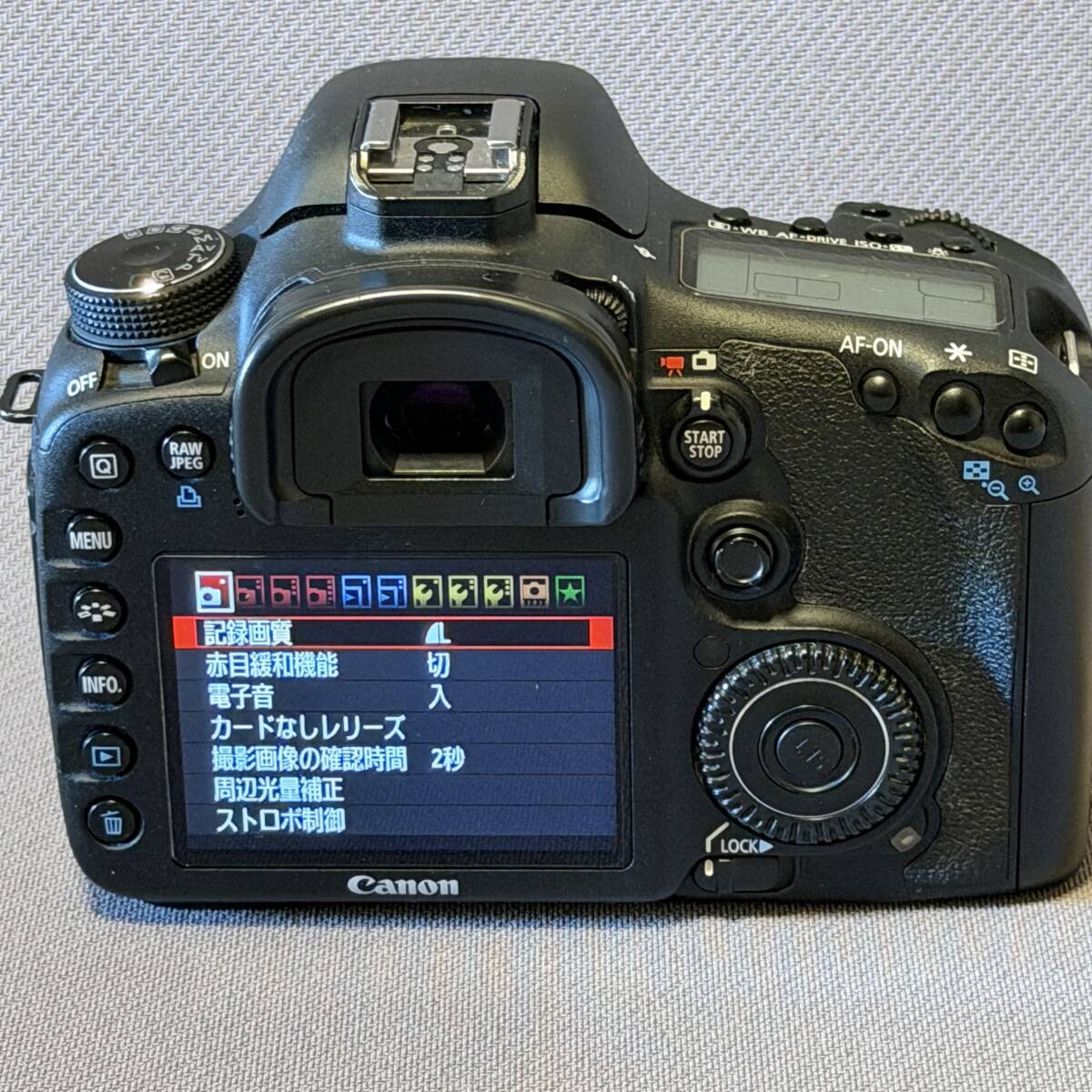 CANON EOS 7D キヤノン 付属品あり 箱あり 16Gコンパクトフラッシュメモリ付き_画像2