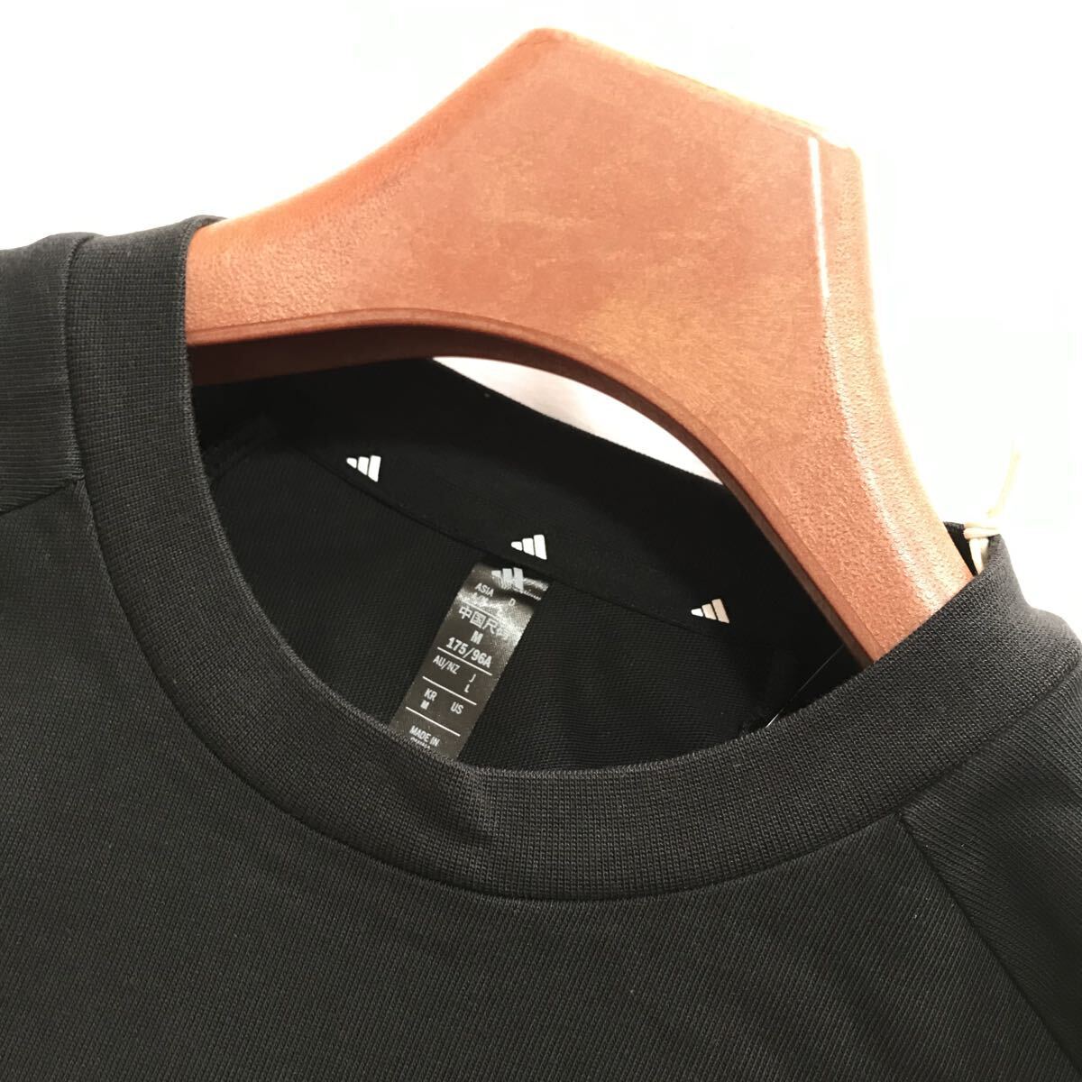 ◆J415新品【メンズXL】adidas 新モデル 黒 アディダス ゴルフに最適 両腕BIGロゴ 背面3ライン クルーネック ワーディング 長袖シャツ_画像2