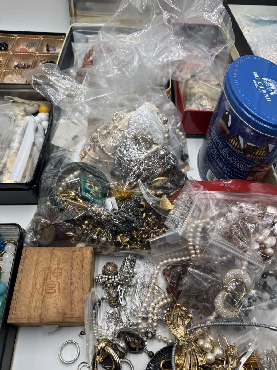 $ 遺品整理 まとめ売り アクセサリー ネックレス ブローチ イヤリング 指輪 ピアス タイピン カフス など_画像6