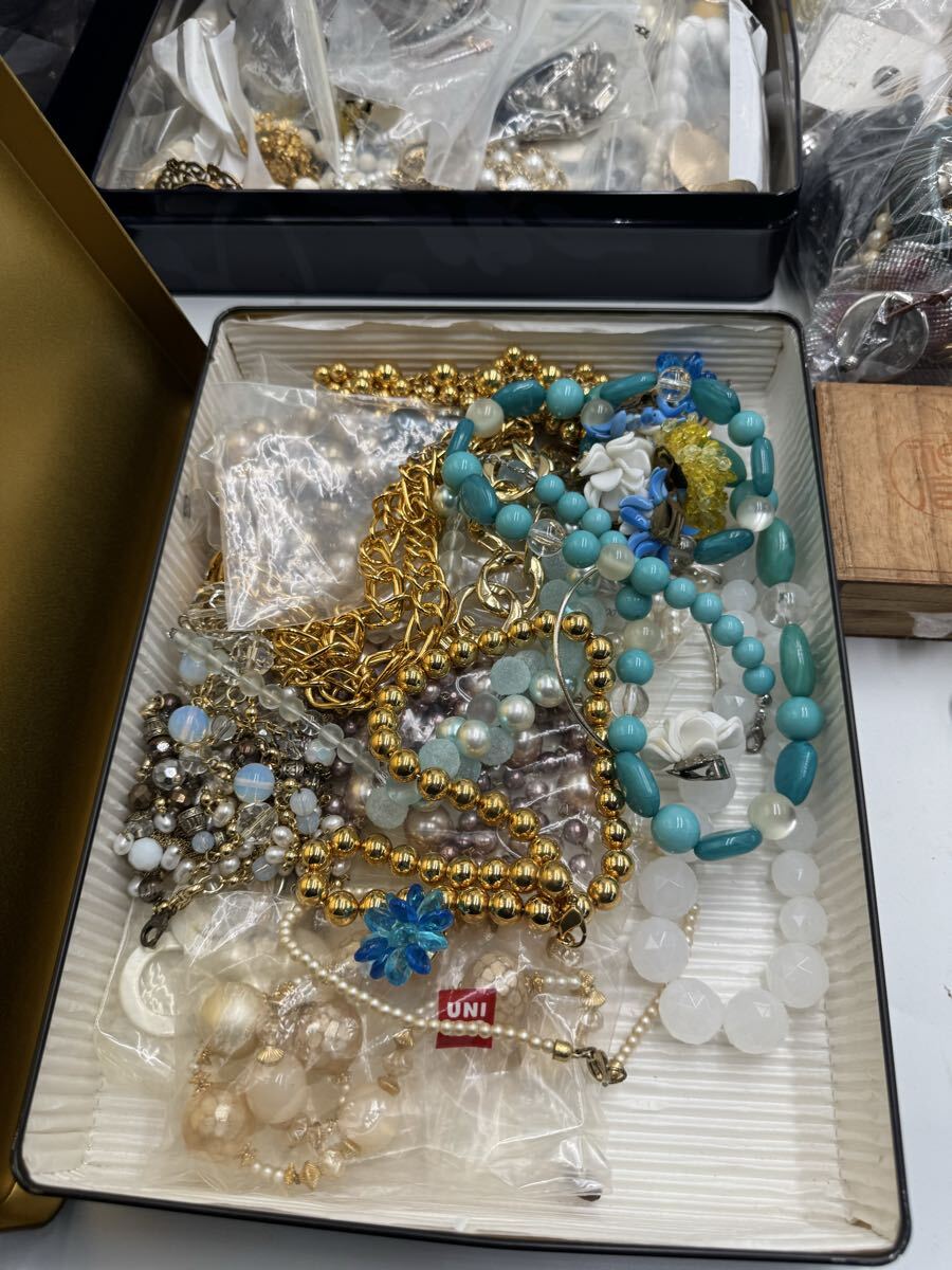 $ 遺品整理 まとめ売り アクセサリー ネックレス ブローチ イヤリング 指輪 ピアス タイピン カフス など_画像7