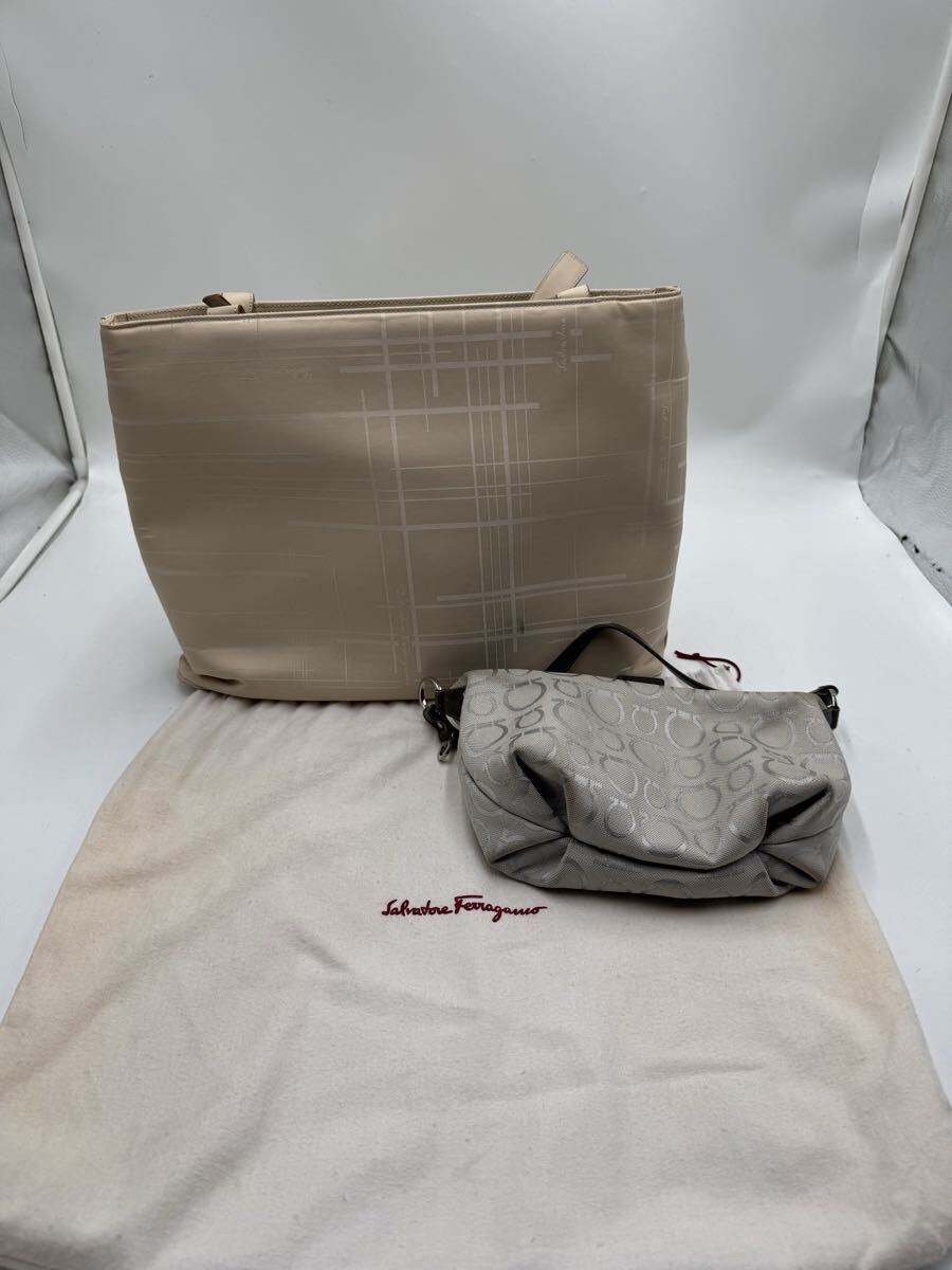 % Salvatore Ferragamo サルヴァトーレフェラガモ ハンドバッグ トートバッグ_画像1
