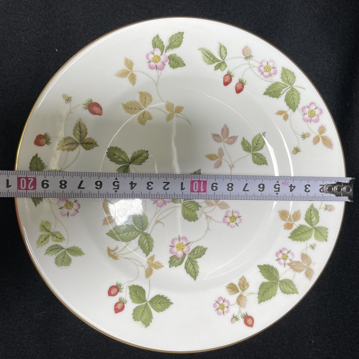 10r121 【★1000円～】WEDGWOOD プレート 19枚セット ワイルドストロベリー 洋食器 金彩 スパイラルトレイ 陶器 鉢 食器 ウェッジウッド_画像3