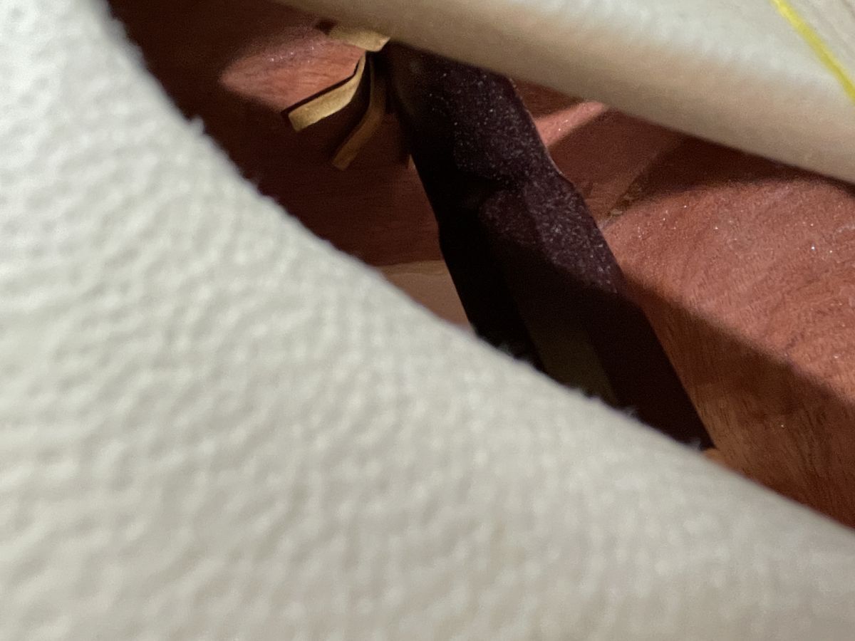 17w35【★1000円~】津軽三味線 弦楽器 丸打胴 ケース付き 趣味 カルチャー 和楽器 本体 民謡 長唄 伝統音楽 MADE IN JAPAN 日本_画像9