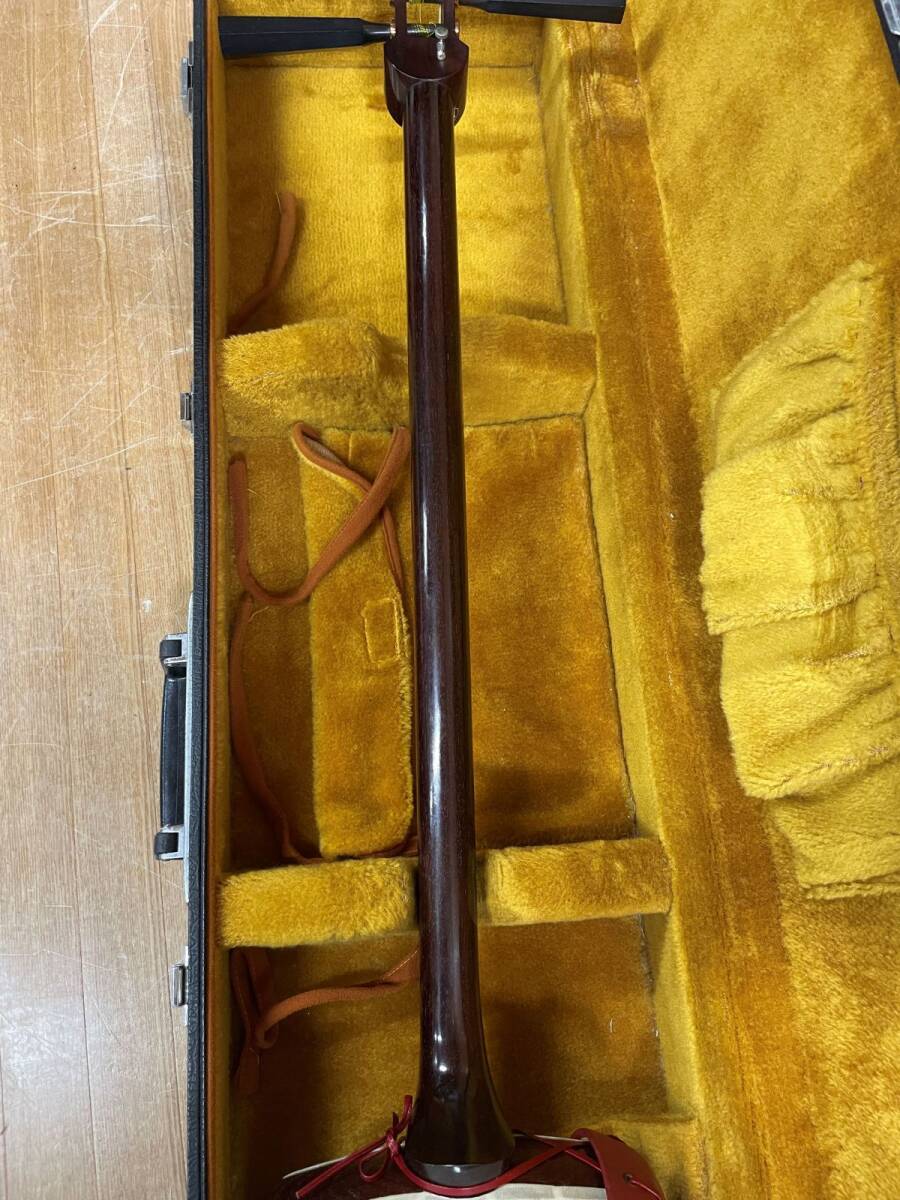 17w35【★1000円~】津軽三味線 弦楽器 丸打胴 ケース付き 趣味 カルチャー 和楽器 本体 民謡 長唄 伝統音楽 MADE IN JAPAN 日本_画像5