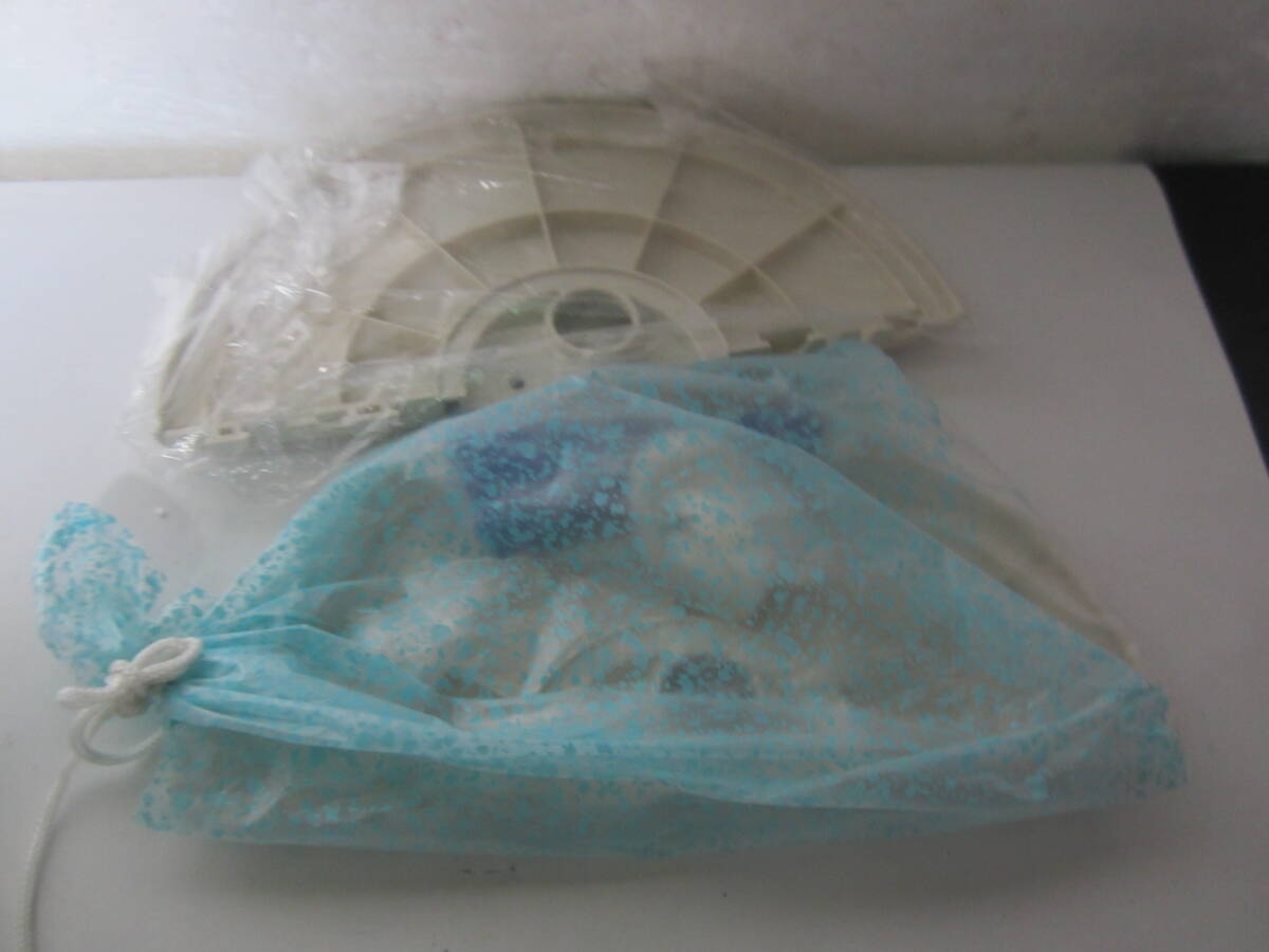 KOIZUMI　コイズミ　遠赤電気ストーブ　KKS-0611/M　ホワイト　カーボンヒーター搭載　未使用品_画像4