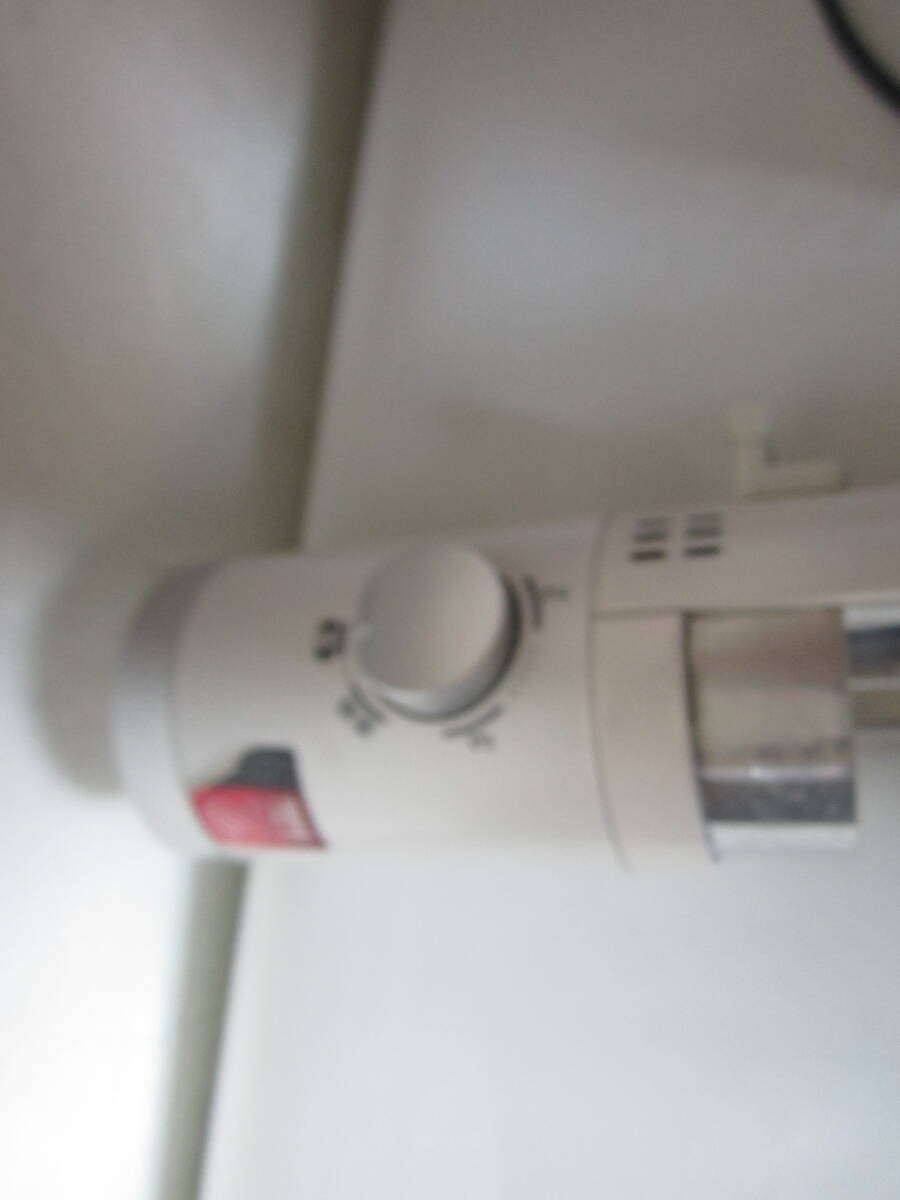 KOIZUMI　コイズミ　遠赤電気ストーブ　KKS-0611/M　ホワイト　カーボンヒーター搭載　未使用品_画像6