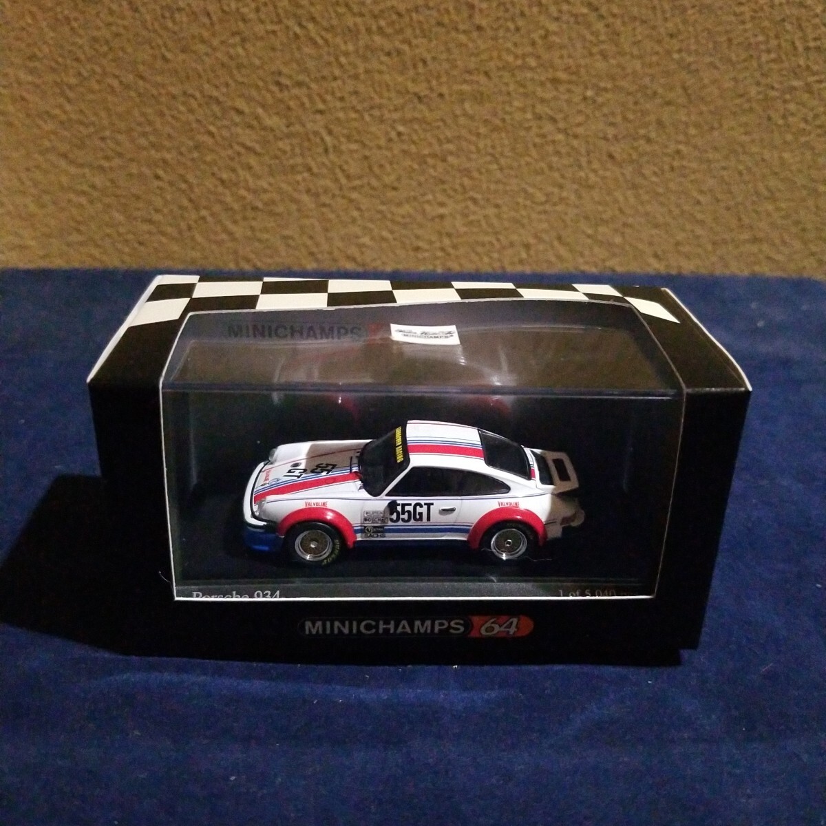 MINICHAMPS 1/64 ポルシェ 934 (55GT)_画像1