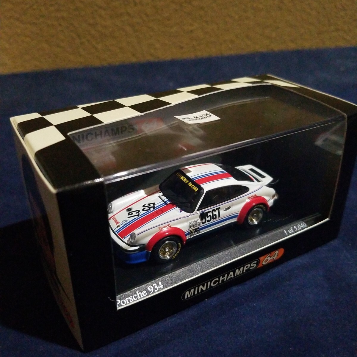 MINICHAMPS 1/64 ポルシェ 934 (55GT)_画像3