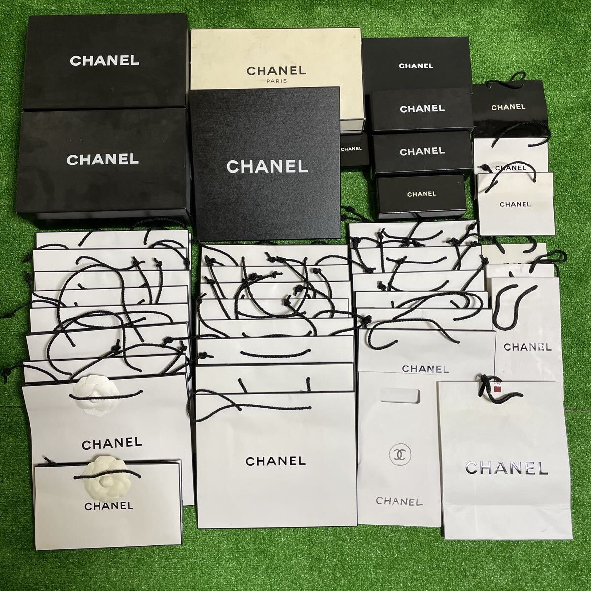 10/28 2 CHANEL シャネル 40点以上 大量 まとめ 美品 空箱 紙袋 限定品_画像1