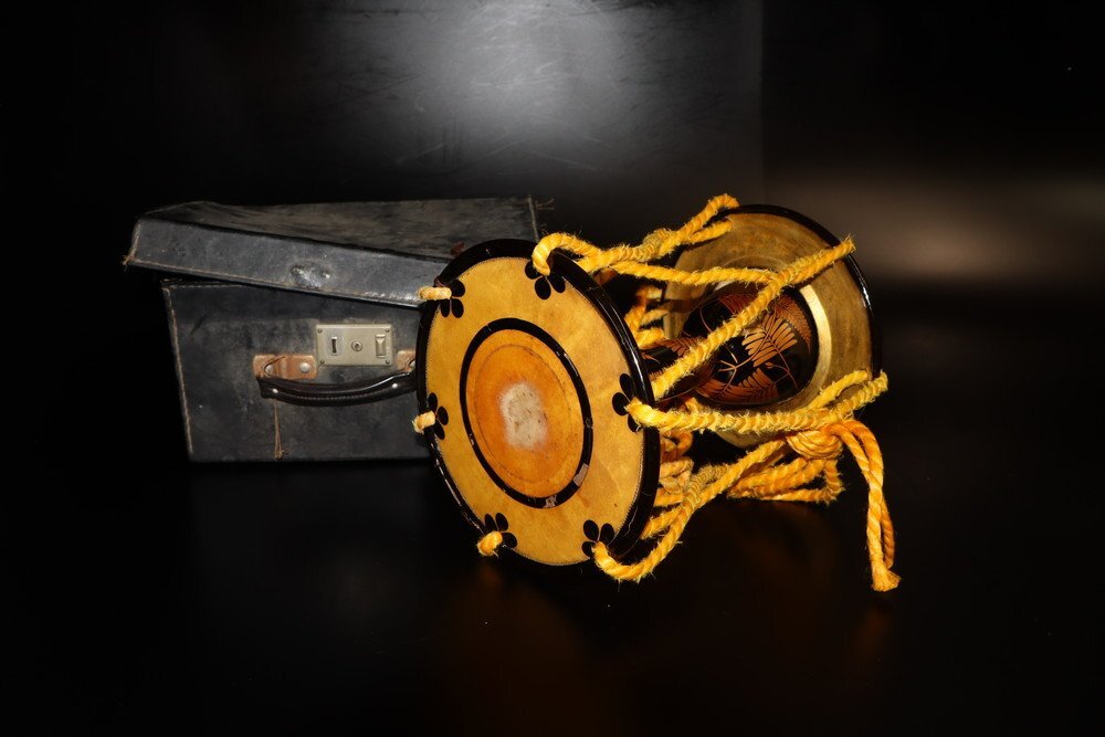 [.] времена лакировка лист документ тамбурин без тарелочек маленький тамбурин без тарелочек диаметр 20.5.× общая длина 26.5. Zaimei место хранения коробка старый художественное изделие ( традиционные японские музыкальные инструменты талант приятный . приятный лакированные изделия )XZ312 ATueie DBvawp