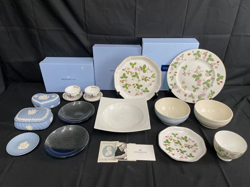 【12PZ027】1円スタート WEDGWOOD ウェッジウッド ブランド洋食器まとめ ジャスパー プレート カップ&ソーサー 他 テーブルウェア_画像1