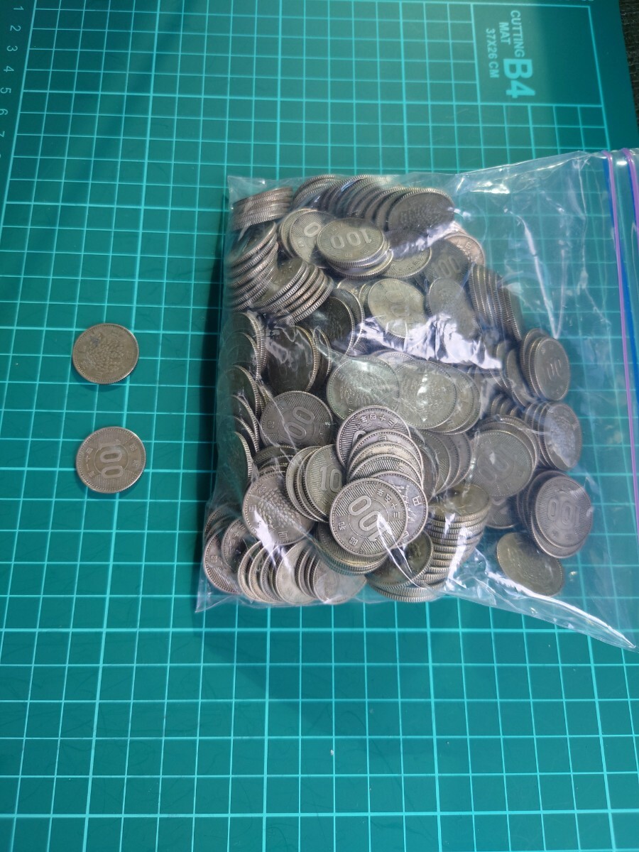 稲100円銀貨☆まとめて300枚☆古銭☆売り切り_画像1