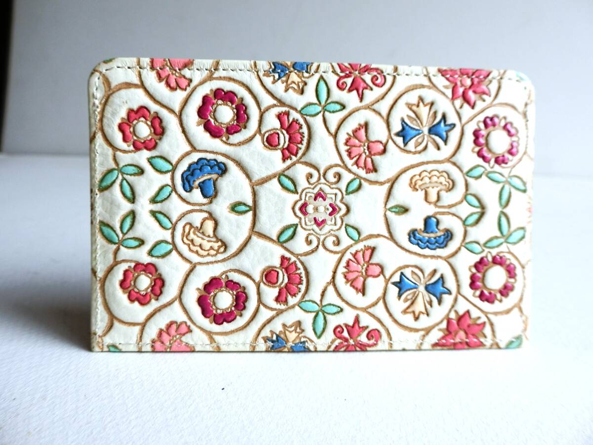 文庫屋大関　パスケース　フラット　名刺入れ　カードホルダー　エンボス　白アイボリー　本革レザー　皮革伝統工芸　収納箇所2　セイル_画像1