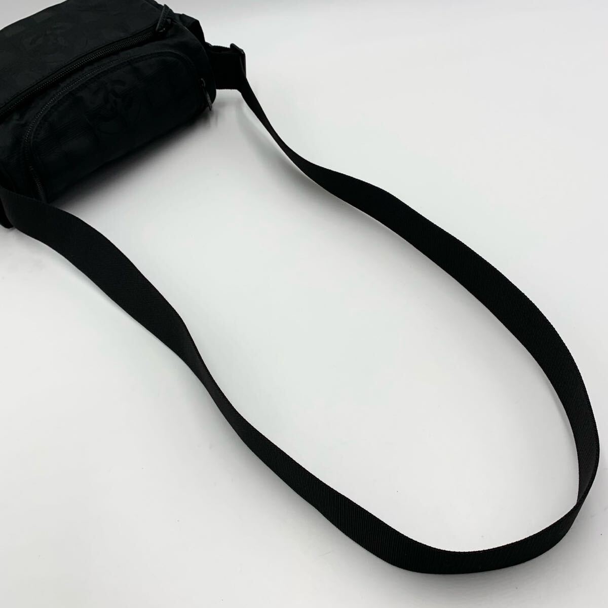 美品 CHANEL シャネル ニュートラベルライン ココマーク カメラバッグ ショルダーバッグ 黒 ブラック メンズ レディース 男女兼用_画像4
