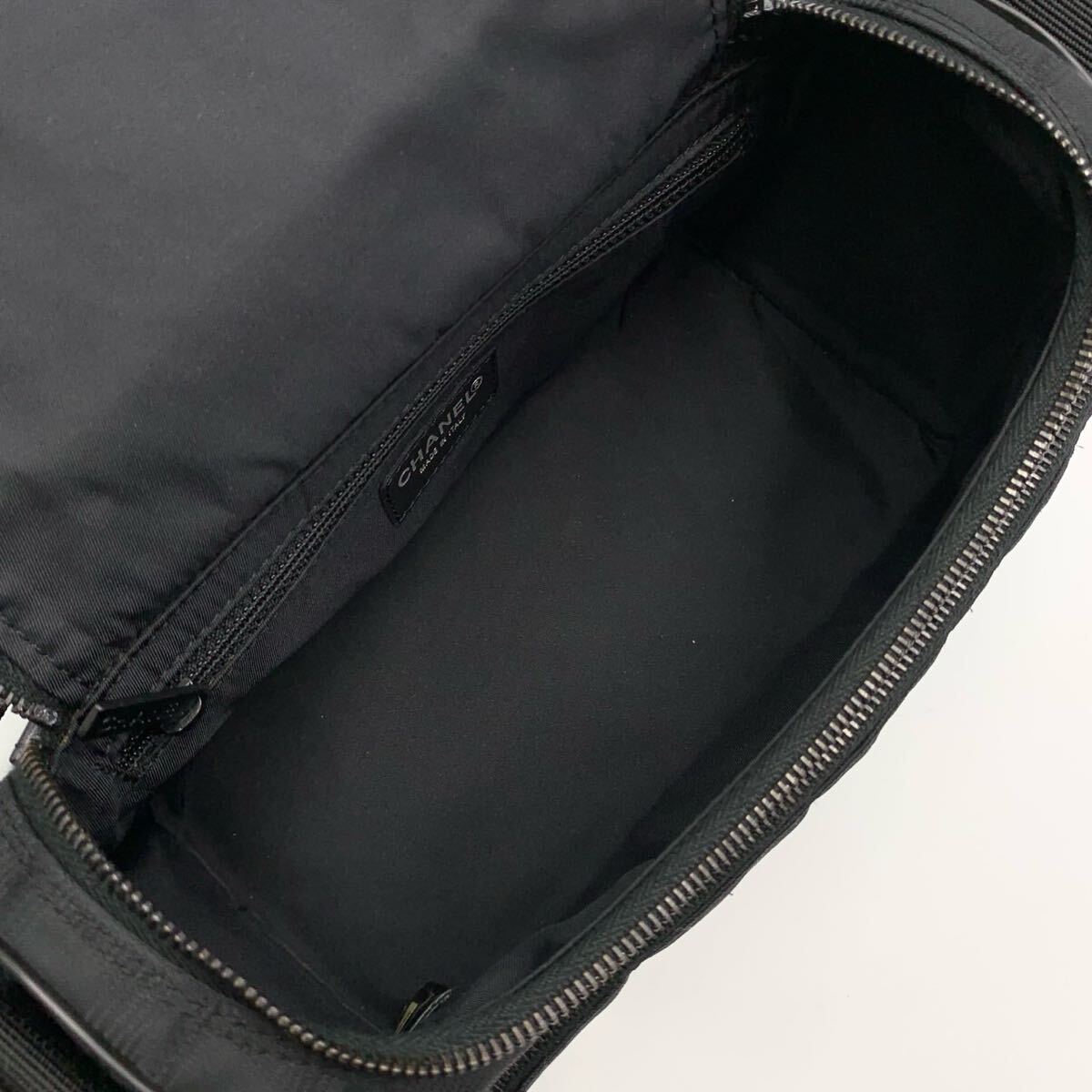 美品 CHANEL シャネル ニュートラベルライン ココマーク カメラバッグ ショルダーバッグ 黒 ブラック メンズ レディース 男女兼用_画像9