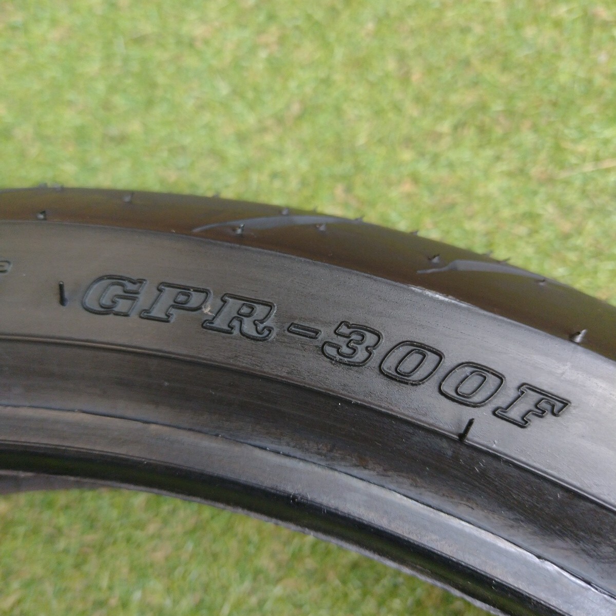 GPR-300 DUNLOP SPORTMAX 110/70/17 GPR300 110/70R17 新品未使用 新品保管品 GPR300F GPR-300F　ダンロップ　2023製造　54H_画像3