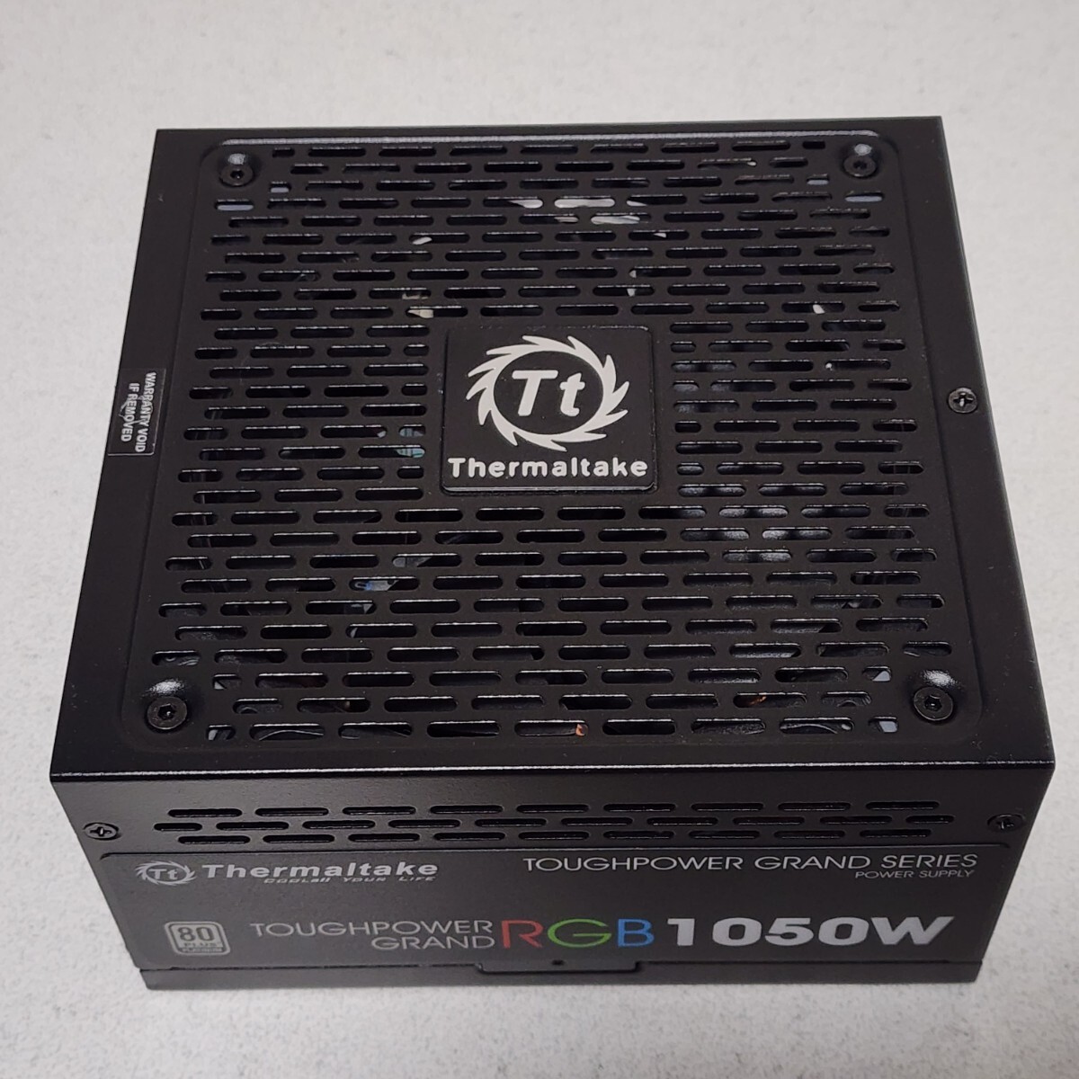 Thermaltake TOUGHPOWER GRAND RGB(TPG-1050AH3FCP) 1050W 80PLUS PLATINUM認証 ATX電源ユニット フルプラグイン 動作確認済み PCパーツ_画像7