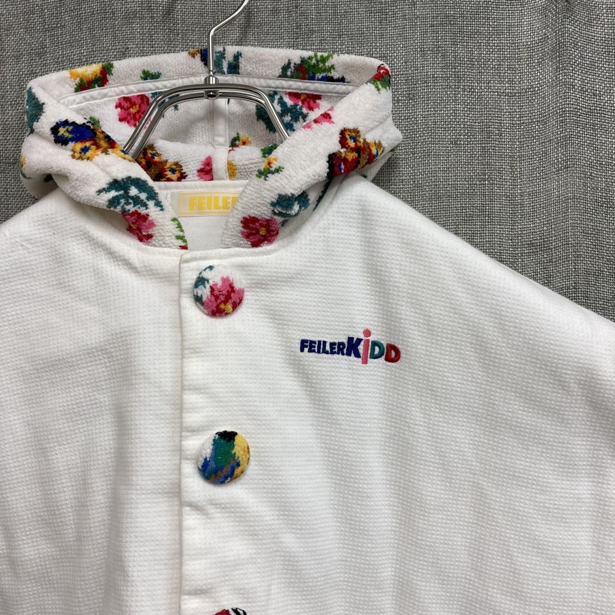 2N1492-Y*FEILER Feiler с капюшоном . baby накидка манто передний открытие вышивка Logo ткань кнопка с хлопком живое существо pompon*size90 белый хлопок 