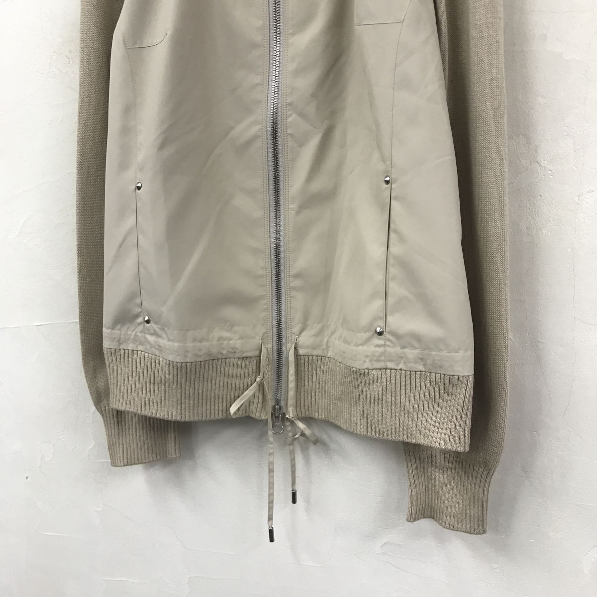 2N1740-T◆Leilian レリアン ブルゾンジャケット デザイン ノーカラー ドッキング◆sizeO ベージュ レディース トップス ポリエステル_画像4