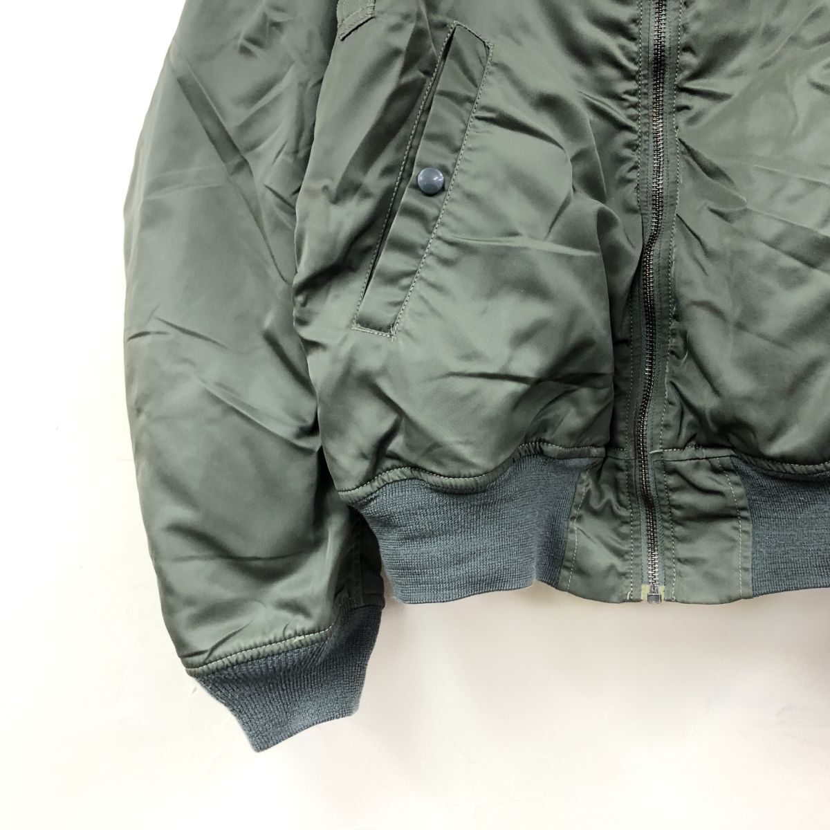 2N2301-N◆ US ARMY アメリカ軍 MA-1 フライトジャケット ブルゾン ◆ sizeL カーキ系 ナイロン100_画像4