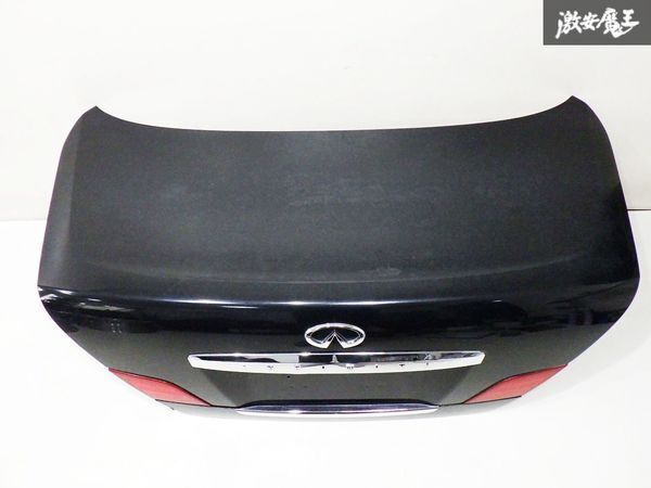 【業者出品】 日産純正 F50 シーマ 後期 リア トランク パネル ブラック 黒 加工テールライト付 CIMA 外装 パーツ 部品 インフィニティ仕様_画像2