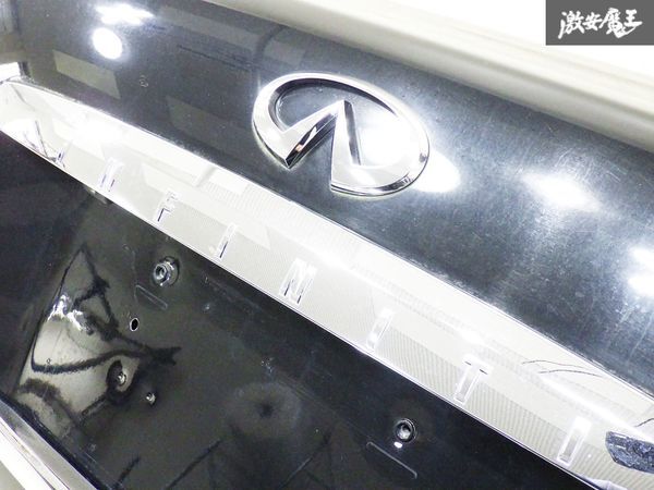 【業者出品】 日産純正 F50 シーマ 後期 リア トランク パネル ブラック 黒 加工テールライト付 CIMA 外装 パーツ 部品 インフィニティ仕様_画像4