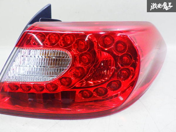 【破損無し！】日産純正 Y51 シーマ 後期 LED テールライト テールランプ 右 右側 運転席側 STANLEY P8641 HY51 フーガ_画像4