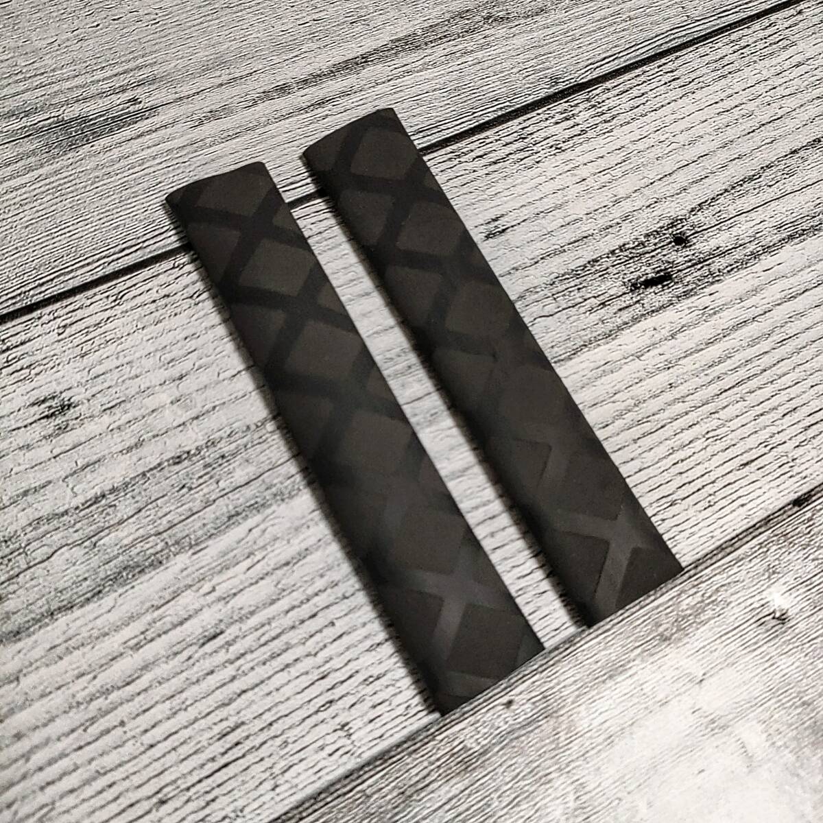 国内発送 即納 バイク 汎用 熱収縮 ハンドル グリップ ブレーキ カバー 黒 ハーレー BMW R1250GS R1200GS 滑り止め_画像5