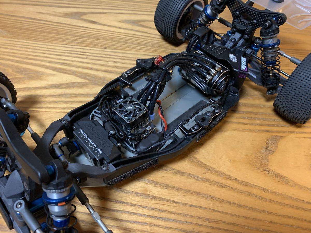 アソシエイテッド RC10B7 人工芝 カーペット路面 オプション多数_画像2