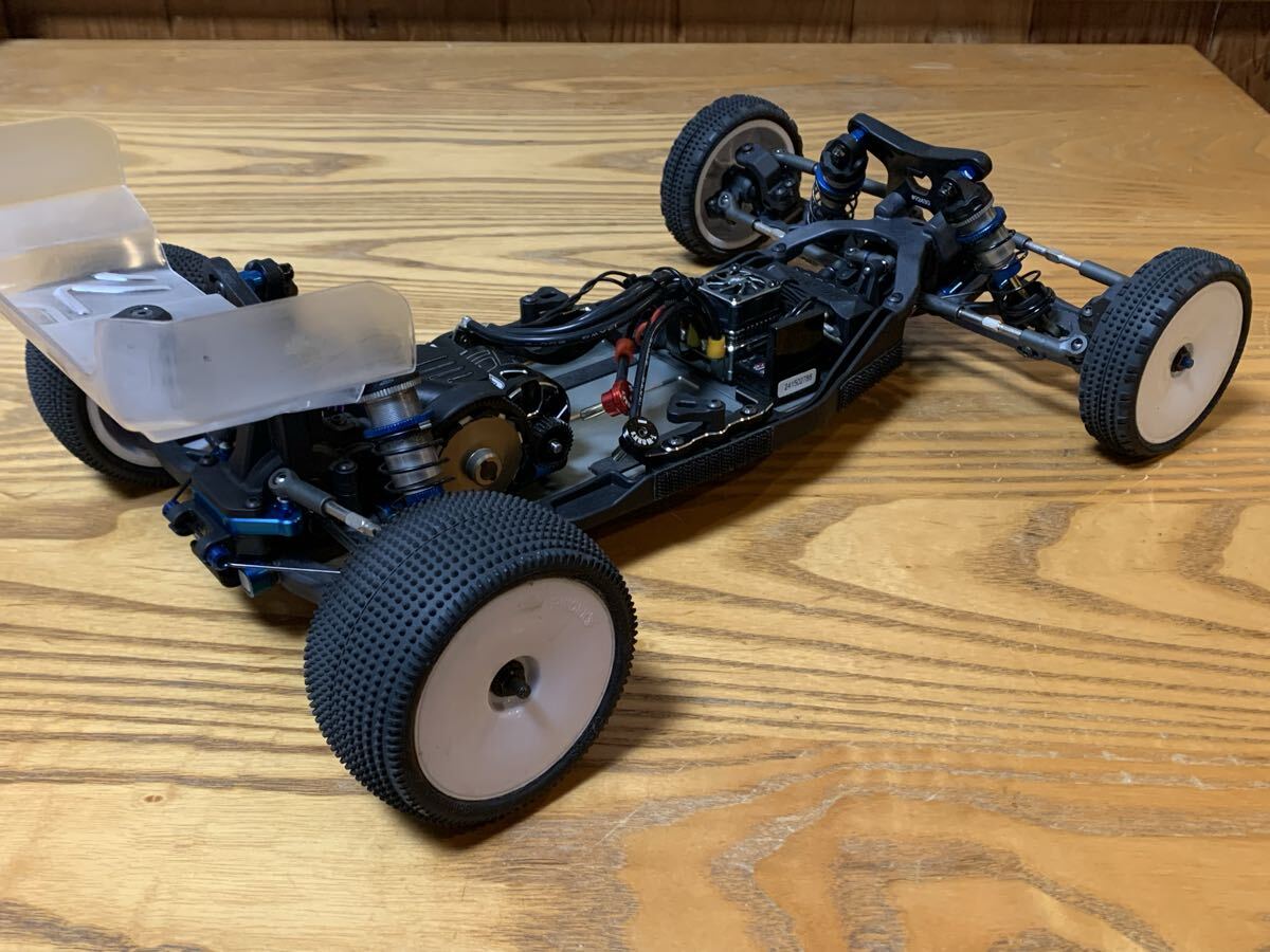 アソシエイテッド RC10B7 人工芝 カーペット路面 オプション多数_画像3