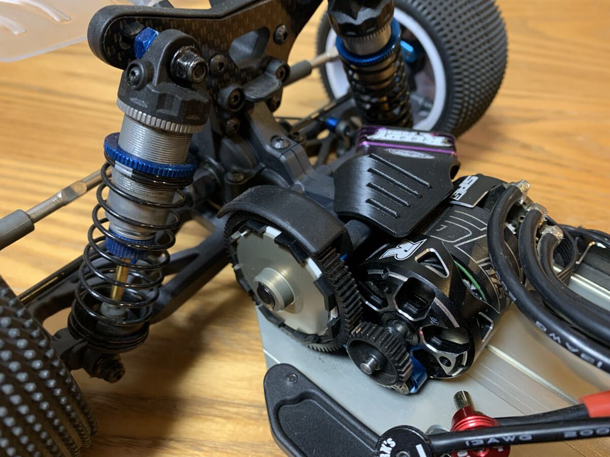 アソシエイテッド RC10B7 人工芝 カーペット路面 オプション多数_画像5