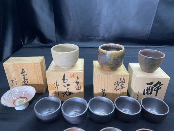 B6-482 酒器　おちょこ お猪口　とっくり 徳利　大量　まとめて画像分　九谷焼 等　酒器　陶器　ぐい呑み　盃　徳利　伝統工芸_画像2