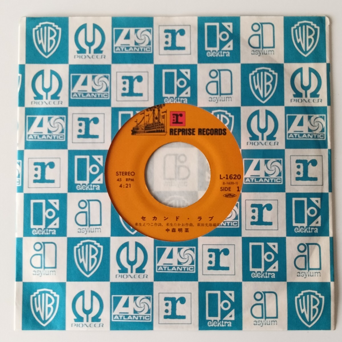 【FC申込書付 7inch】中森明菜/セカンド・ラブ(L-1620)AKINA NAKAMORI/鏡の中のJ/来生たかお/82年3rd EP/80年代アイドル/昭和歌謡/レコード_画像4