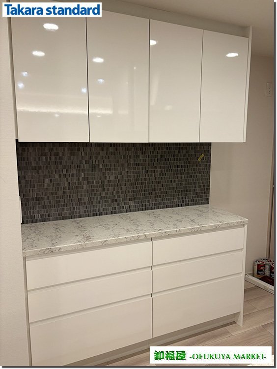 29142■タカラスタンダード カップボード バックキャビネット収納 W1500 高級人造大理石天板■展示品/取り外し品/未使用品_画像1