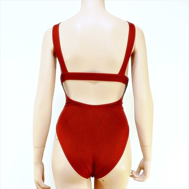 PE5-P27☆//吸い付くようなフィット感*すっきり見せるVライン*大胆な背中開きウェア※一番安価な送料はゆうパケットなら250円_画像3