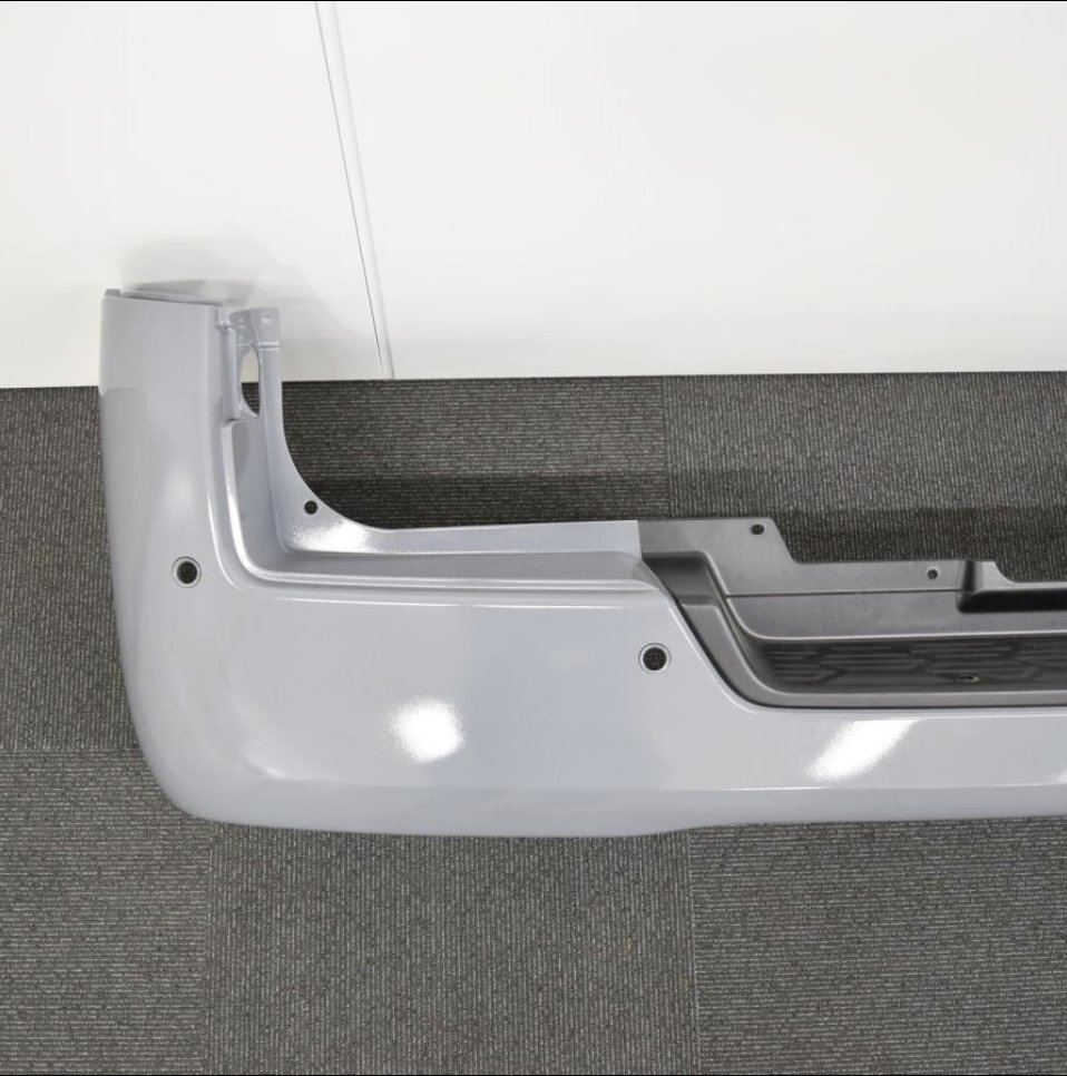NISSAN 日産 キャラバン 純正リアバンパー 85022-3XA0A ステルスグレー【新車外し品】_画像3