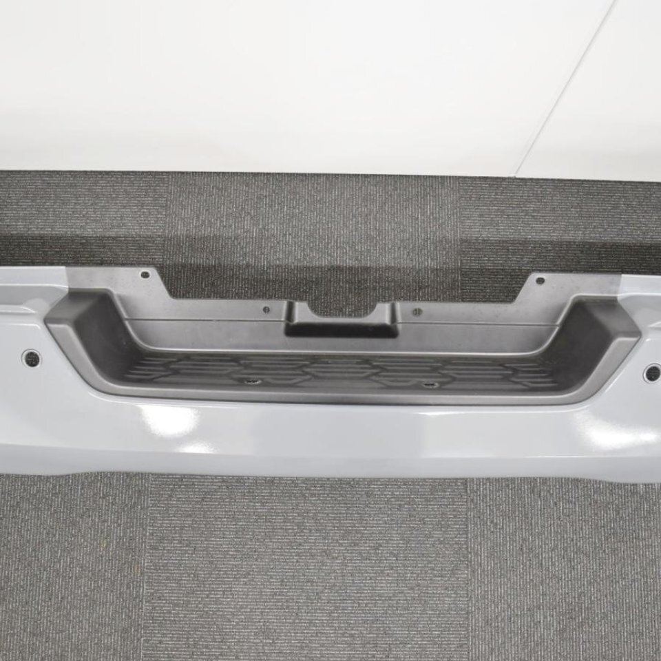 NISSAN 日産 キャラバン 純正リアバンパー 85022-3XA0A ステルスグレー【新車外し品】_画像4