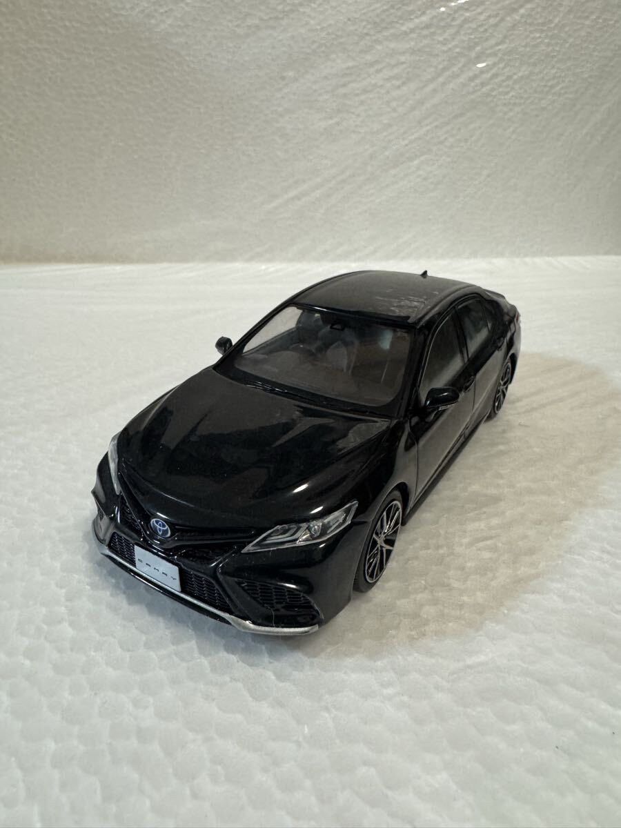 1/30 トヨタ 新型カムリ ハイブリッド WS CAMRY 後期 非売品 カラーサンプル ミニカー　アティチュードブラックマイカ_画像1