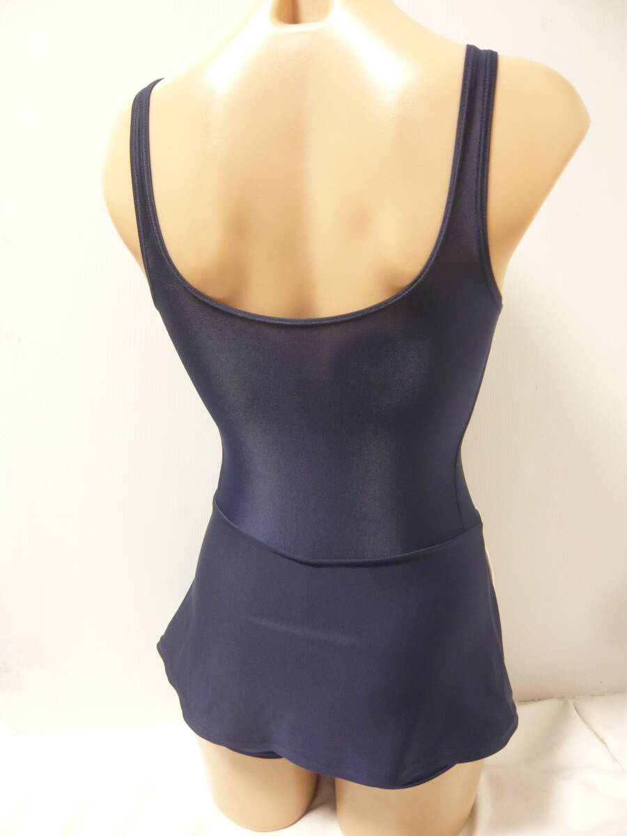 8220 ティゴラ ホワイトライン×光沢ネイビー 競泳水着 140サイズ_画像2