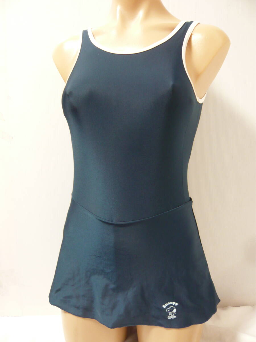 8222 PEANUTS スヌーピー スカートショートパンツ ジュニア 競泳水着 140サイズ_画像1