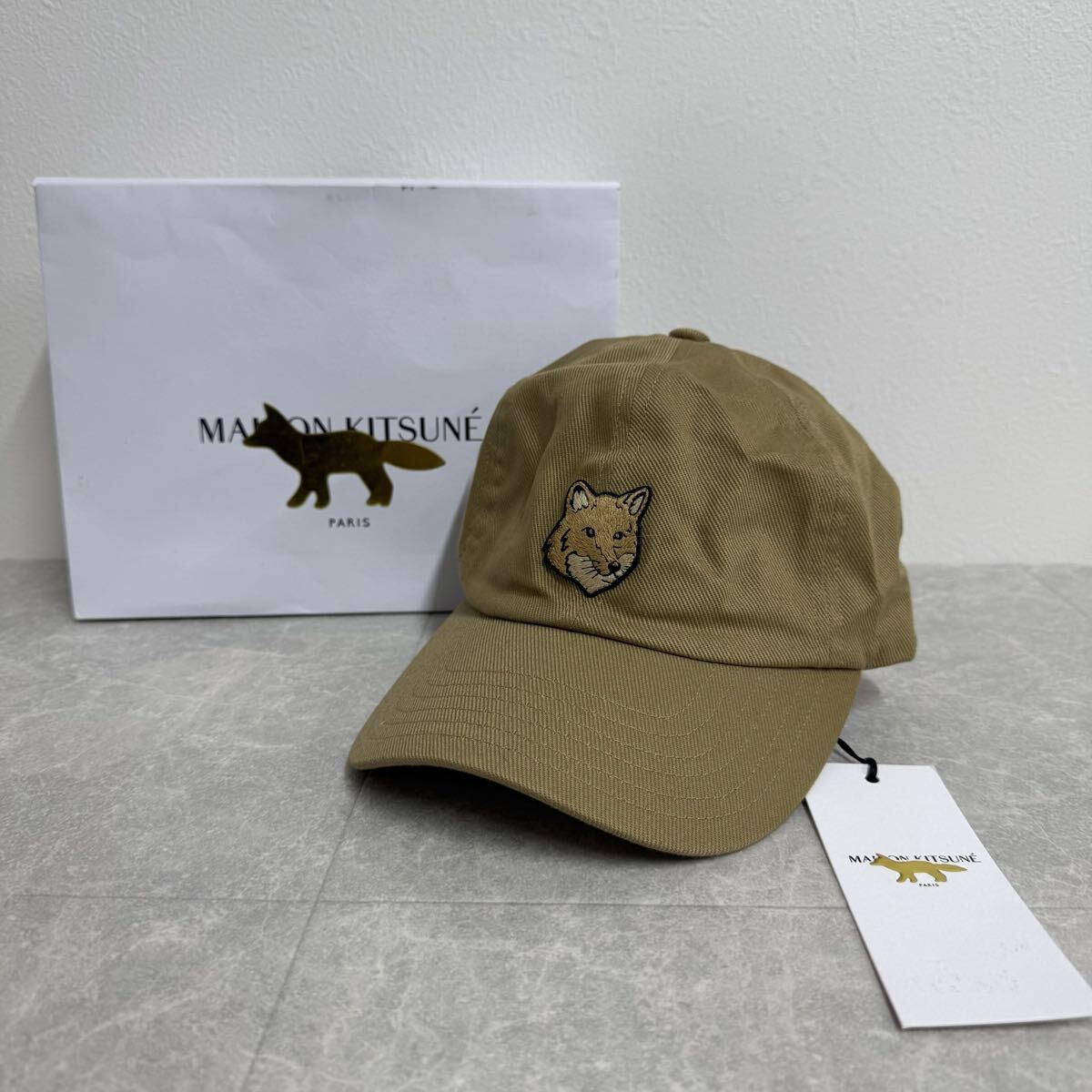 144 【新品未使用】MAISON KITSUNE 帽子 CAP ベージュ MM06104WW0108 _画像1