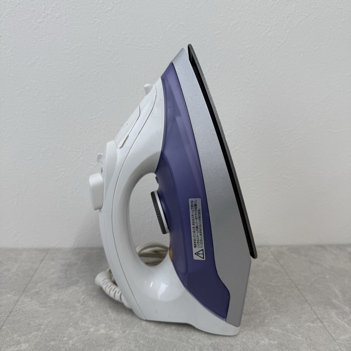 169 【現状品】YAMAZEN スチームアイロン ZAE-100 V 20年製 製造番号0001169 1円〜_画像4