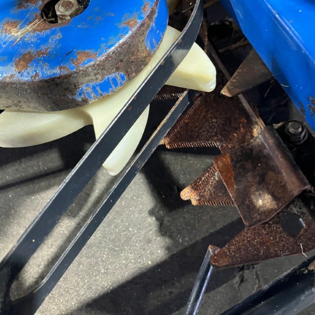 宮崎 〇 現状 イセキ 2条刈 バインダー RE50-S 刈取 3.2馬力 リコイル ガソリン 稲刈り 掛け干し 結束 米 刈取機 作業機 農機具 中古_画像4