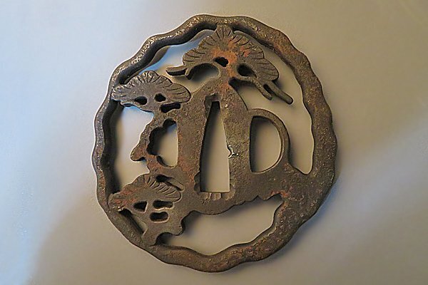 u433[ мир .] меч . изобразительное искусство | меч принадлежности металлический сосна. map ... гарда меча осмотр меч принадлежности японский меч ... голова рисунок передний медный золотой . товар 