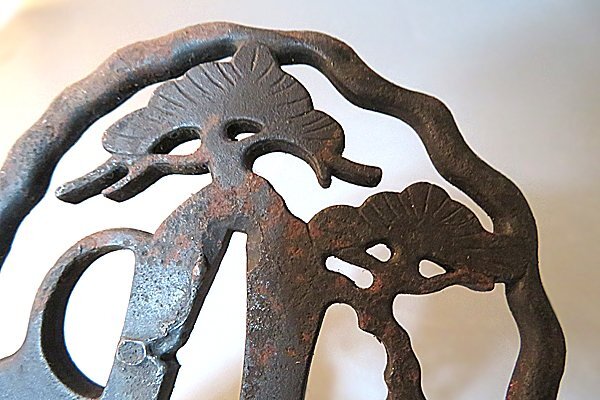 u433[ мир .] меч . изобразительное искусство | меч принадлежности металлический сосна. map ... гарда меча осмотр меч принадлежности японский меч ... голова рисунок передний медный золотой . товар 