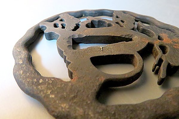 u433[ мир .] меч . изобразительное искусство | меч принадлежности металлический сосна. map ... гарда меча осмотр меч принадлежности японский меч ... голова рисунок передний медный золотой . товар 