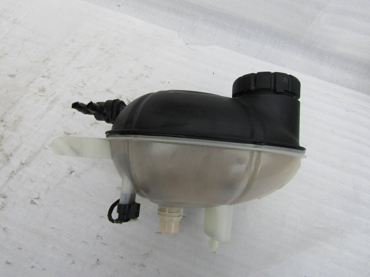  ベンツ C205 W205 S205 S205 A205 C200 C200d C250 AMG 純正 エンジン ラジエター リザーブタンク A2055000049_画像4